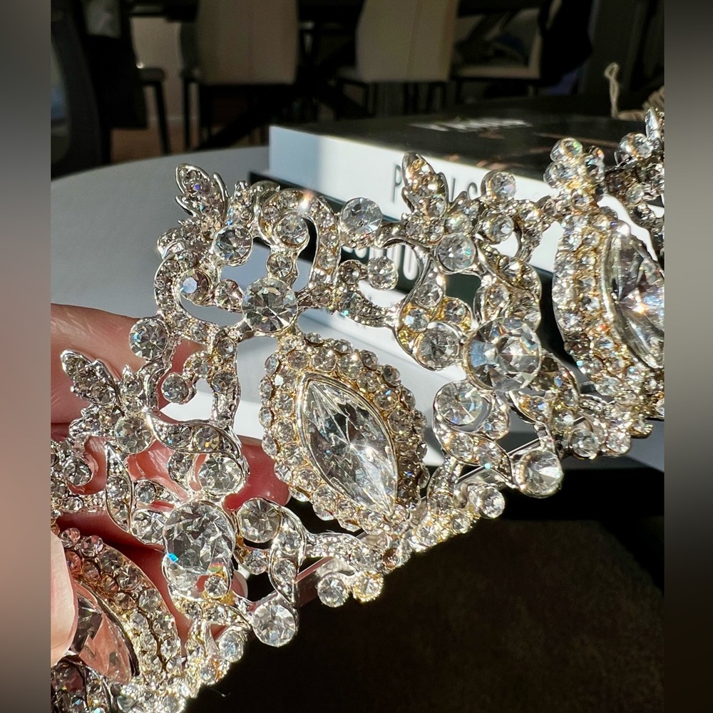 David’s Bridal Crown - Picture 9 of 10